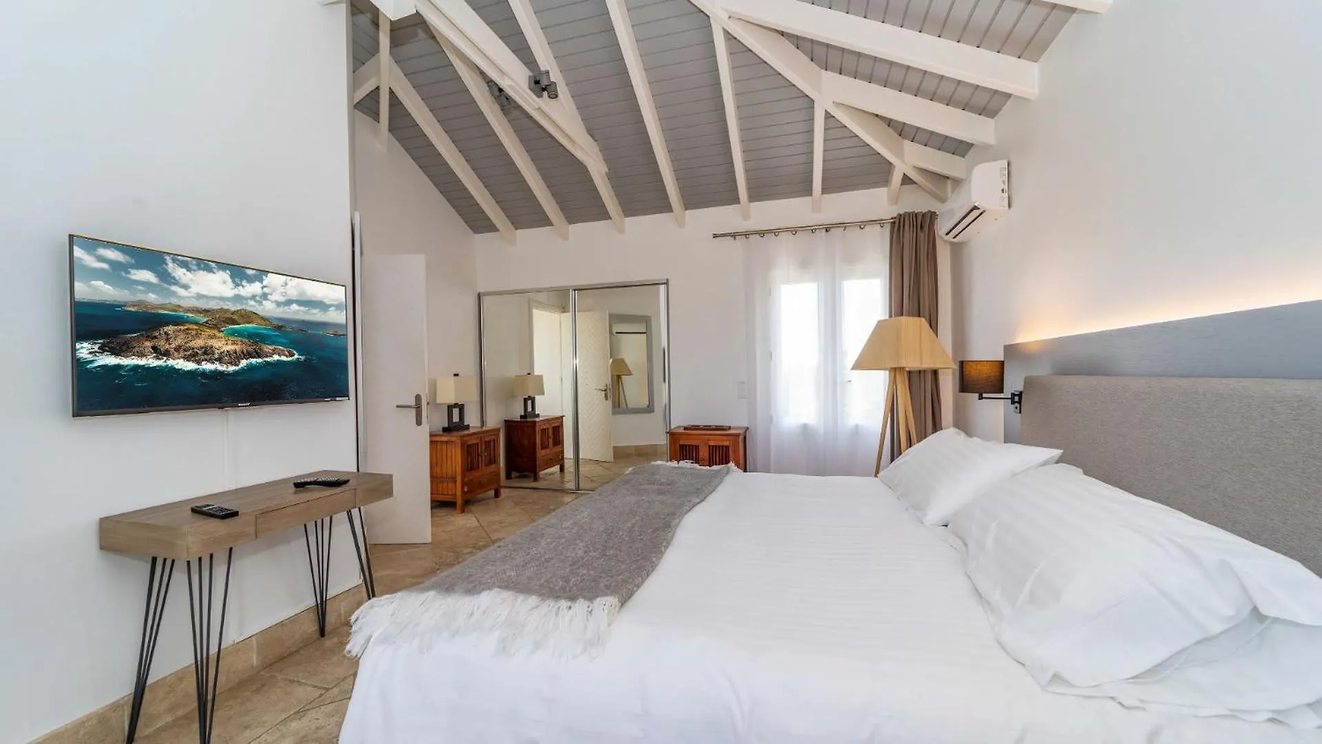 Ideally Located Bright Villa St. Barthelemy