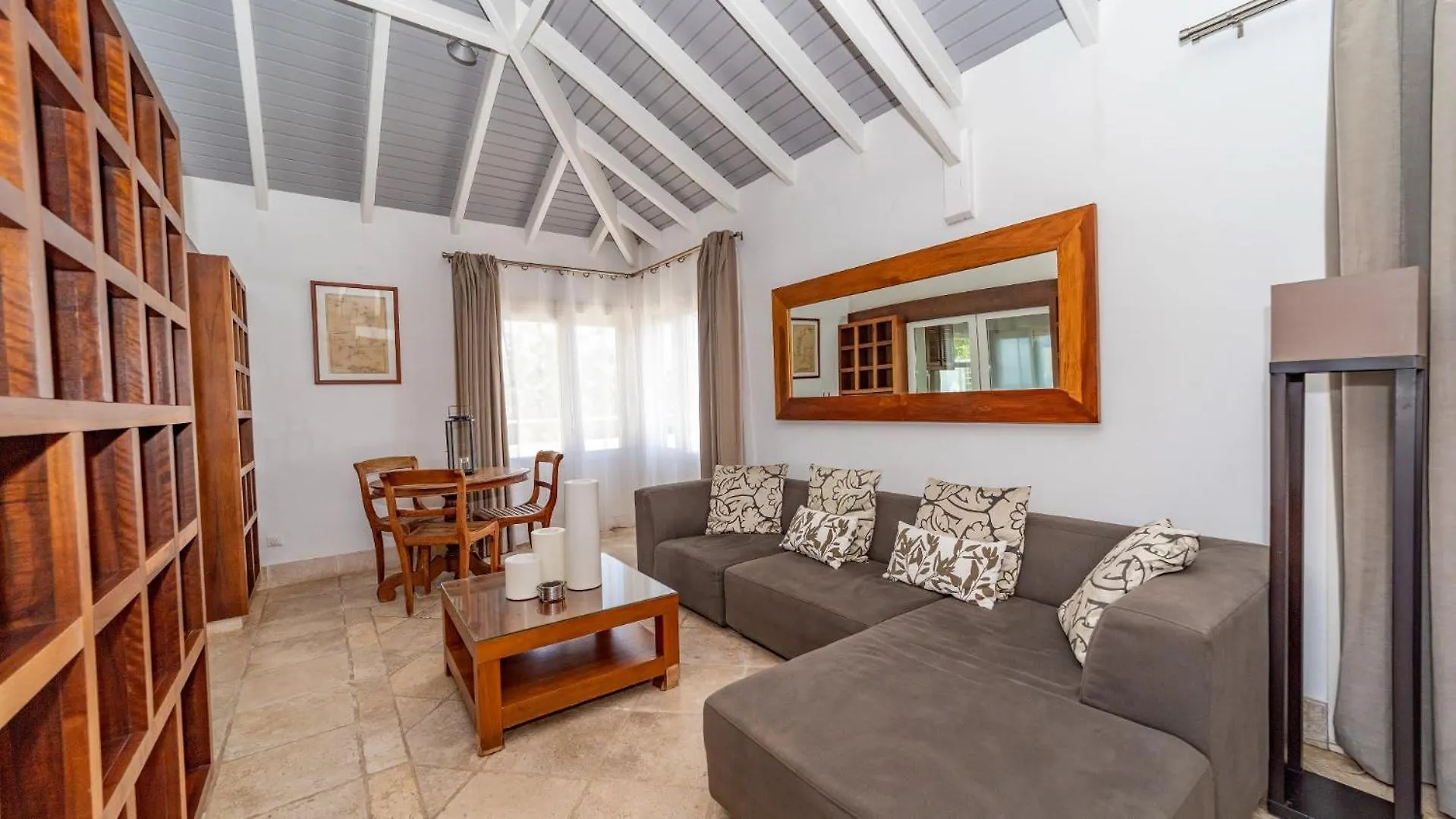 Ideally Located Bright Villa St. Barthelemy