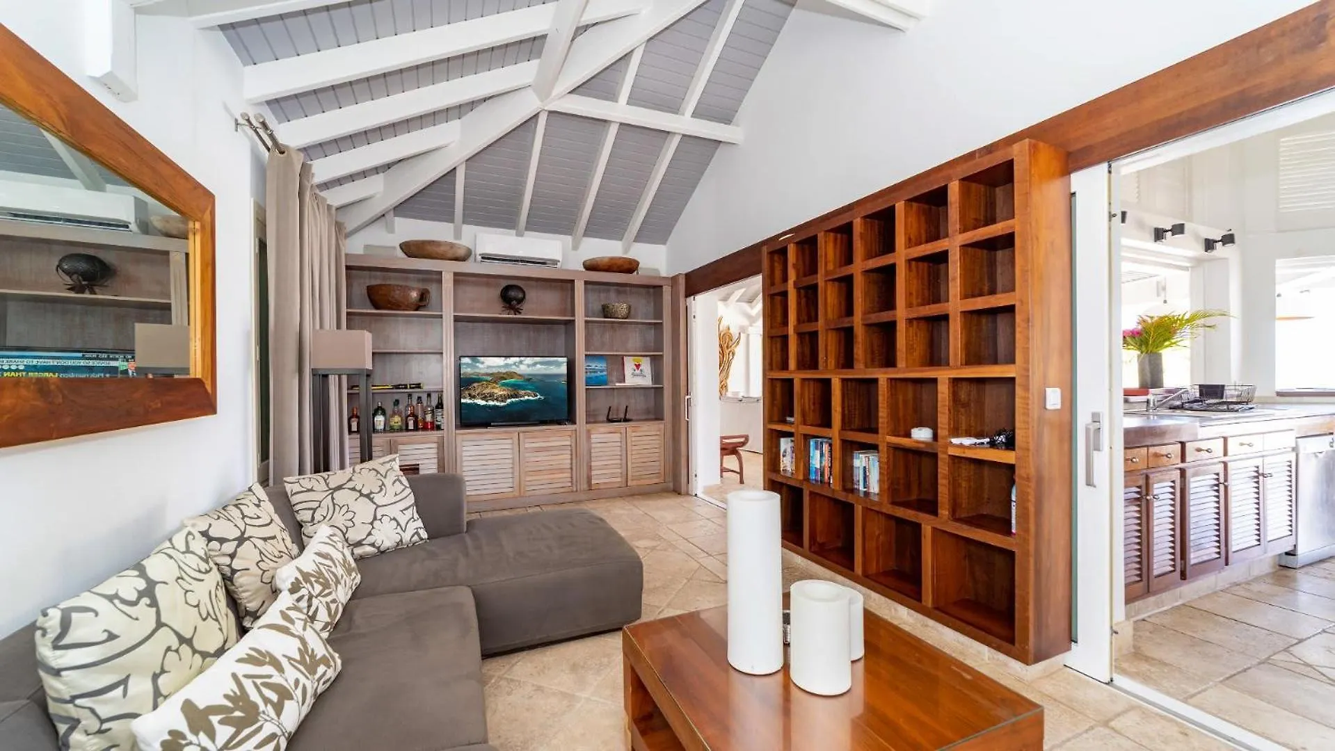 Ideally Located Bright Villa St. Barthelemy