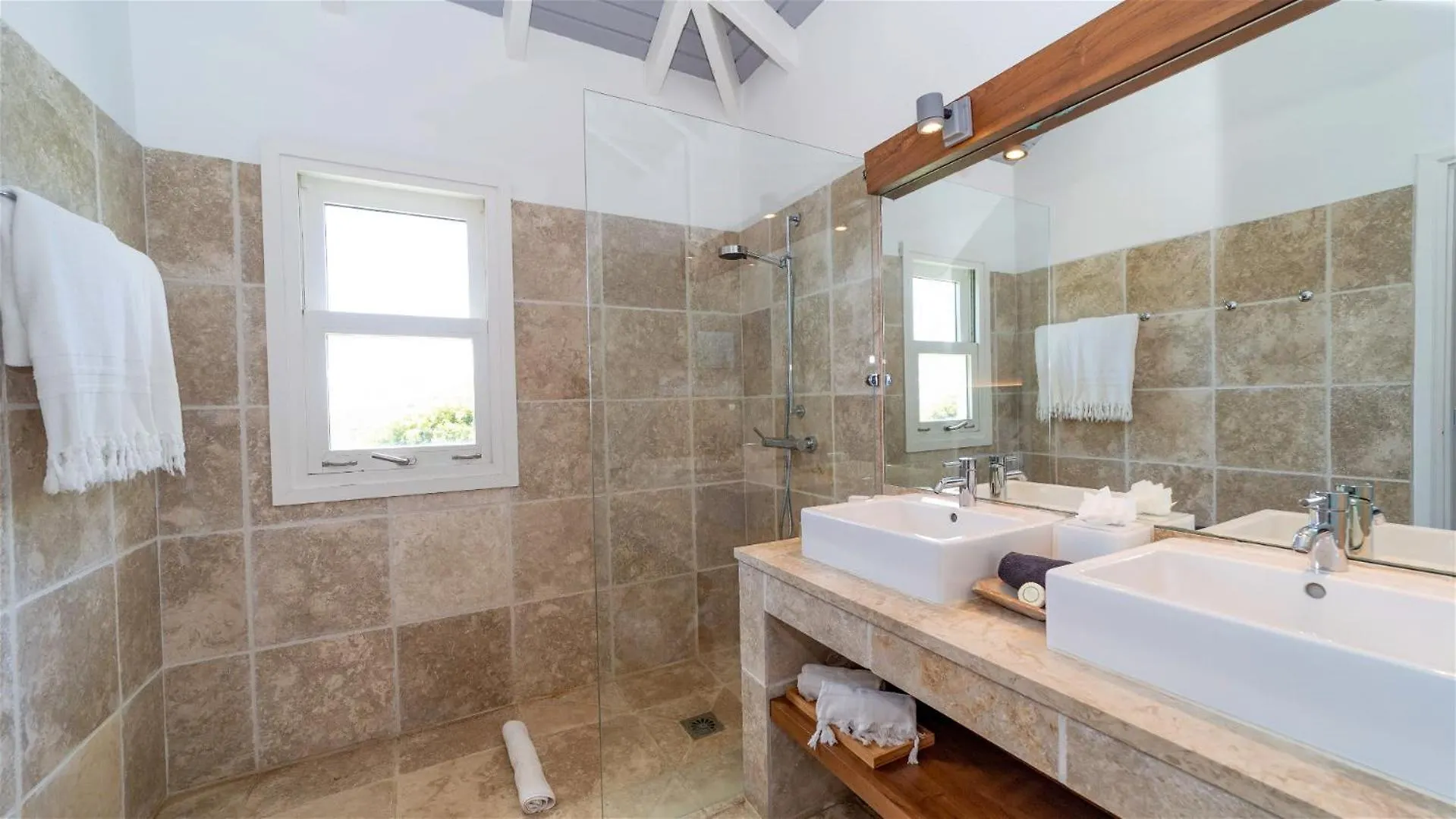 Ideally Located Bright Villa St. Barthelemy