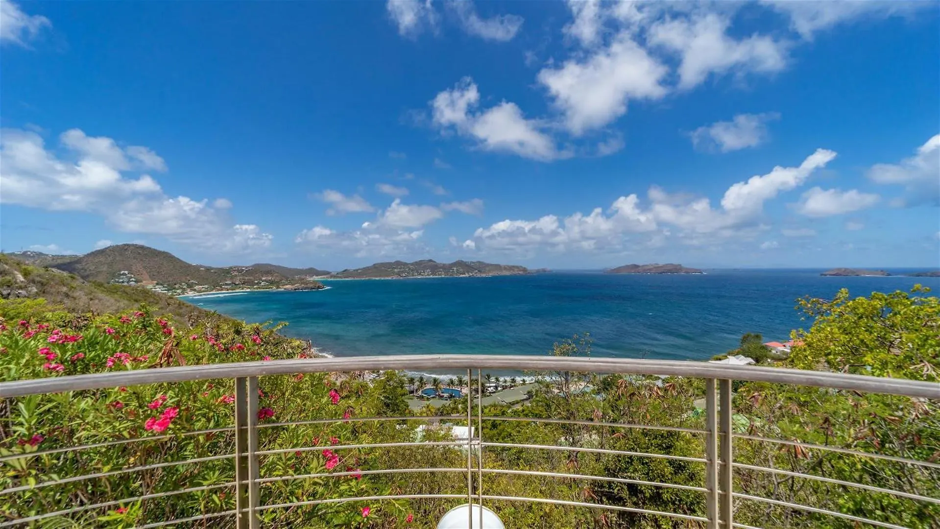 Ideally Located Bright Villa St. Barthelemy 0*,