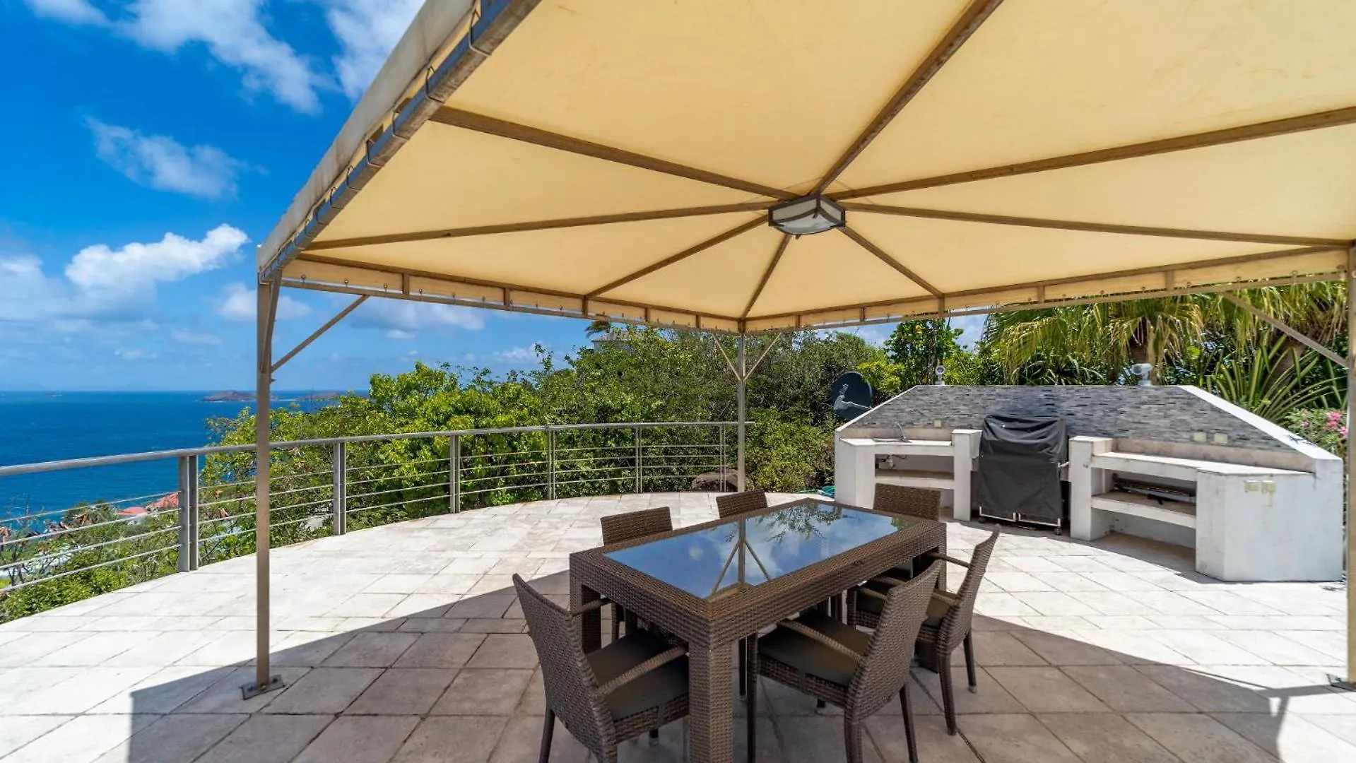 Ideally Located Bright Villa St. Barthelemy